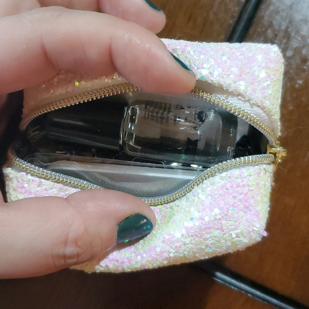 Bridal glitter emerg. kit for big day! Like new.